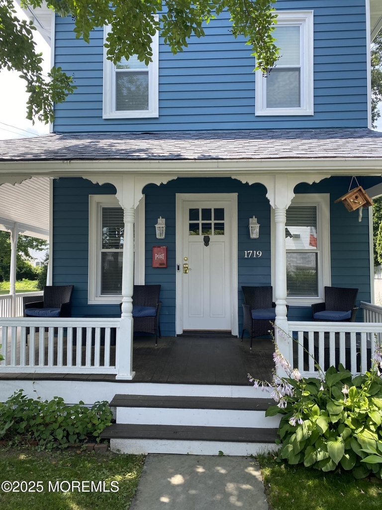 1719 Beverly Avenue - Photo 0