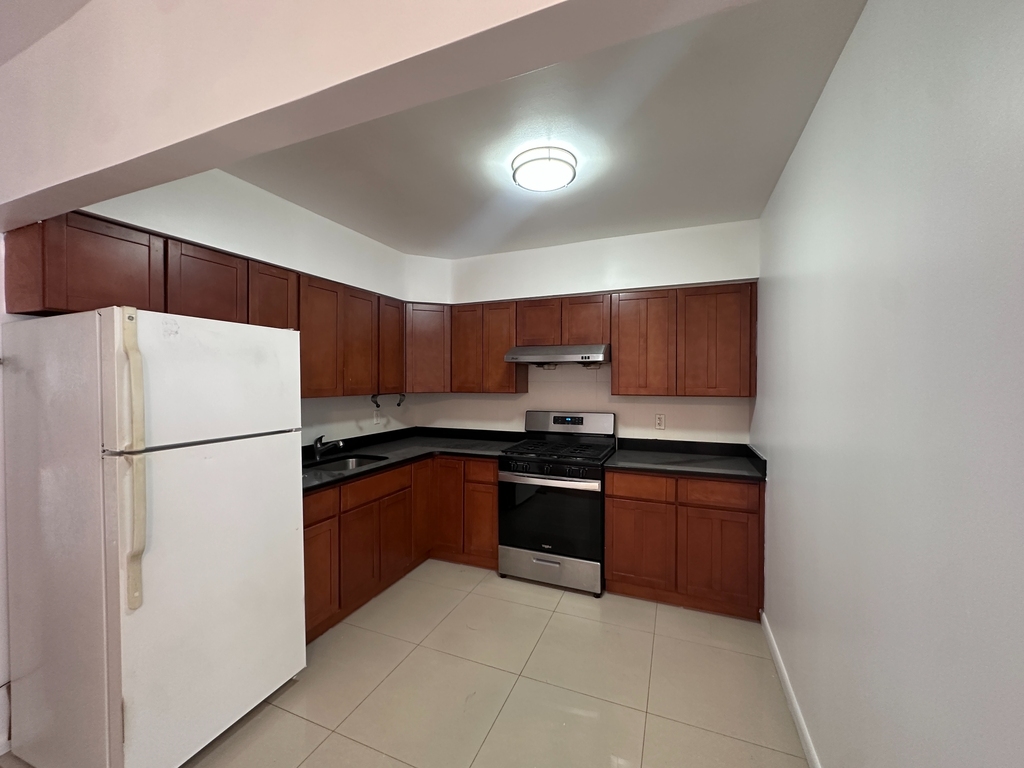 117-8 Curzon Road - Photo 2