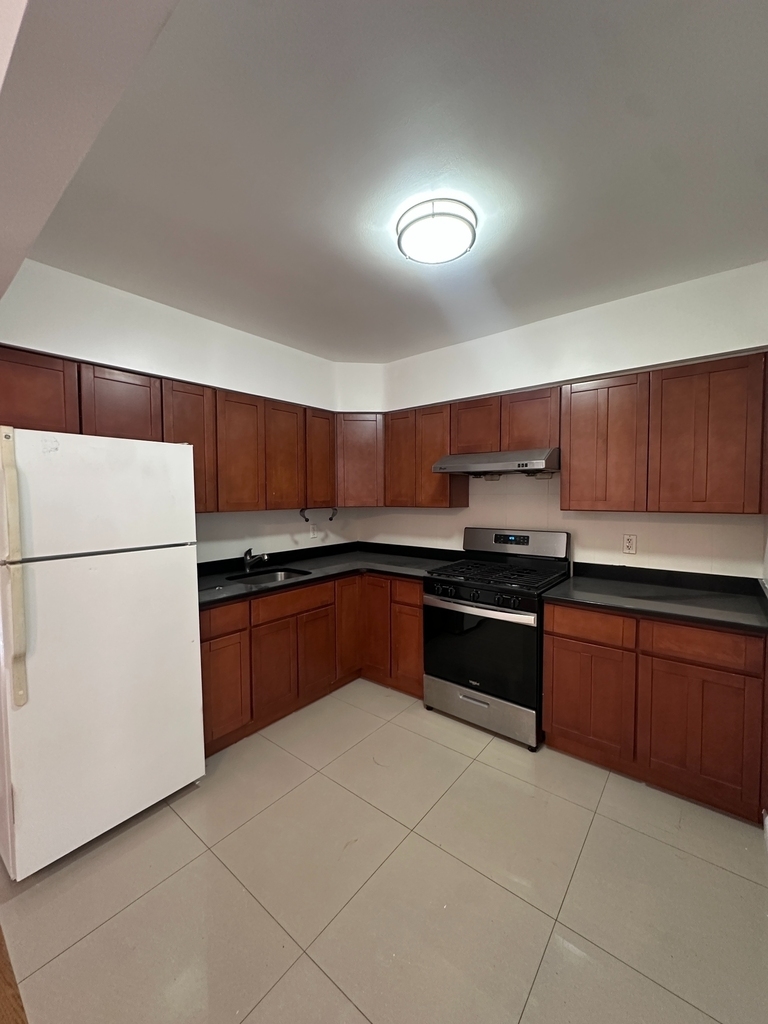 117-8 Curzon Road - Photo 4