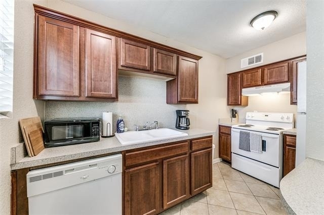 5814 Worth Street - Photo 2