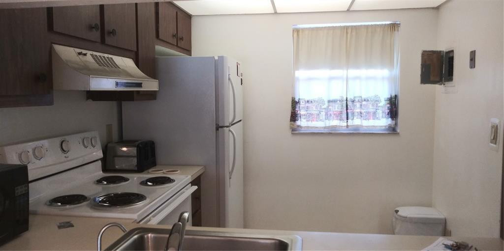 9340 Lagoon Place - Photo 4