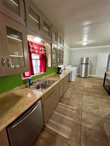725 Peach Street - Photo 3