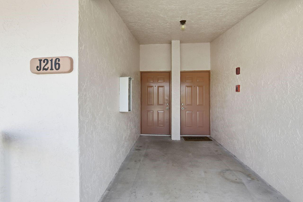 3300 Jaywood Terrace - Photo 4