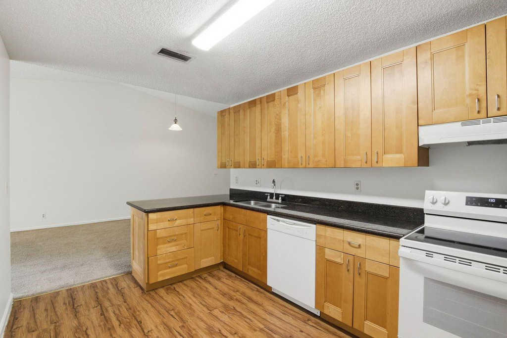 3300 Jaywood Terrace - Photo 8