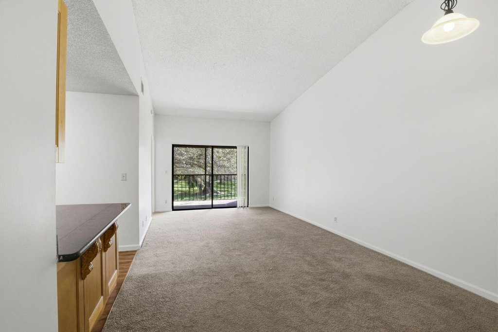 3300 Jaywood Terrace - Photo 6