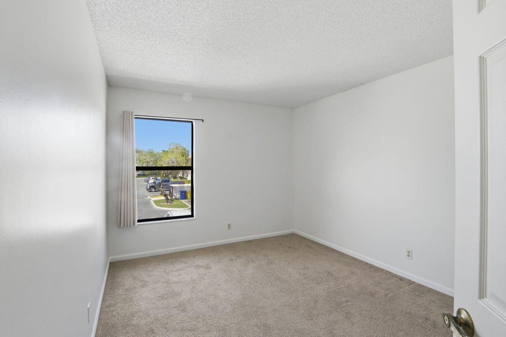 3300 Jaywood Terrace - Photo 12