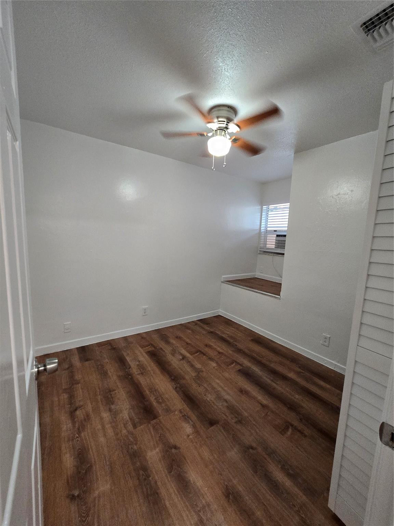 20 Nw 7th Avenue - Photo 0