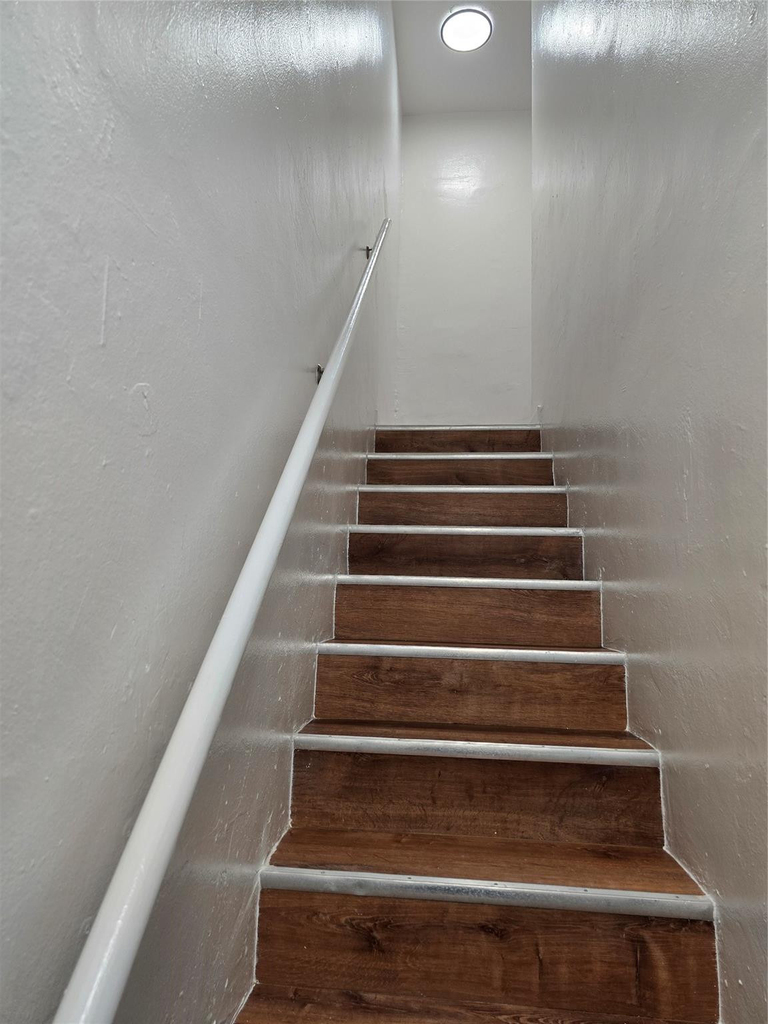 20 Nw 7th Avenue - Photo 1