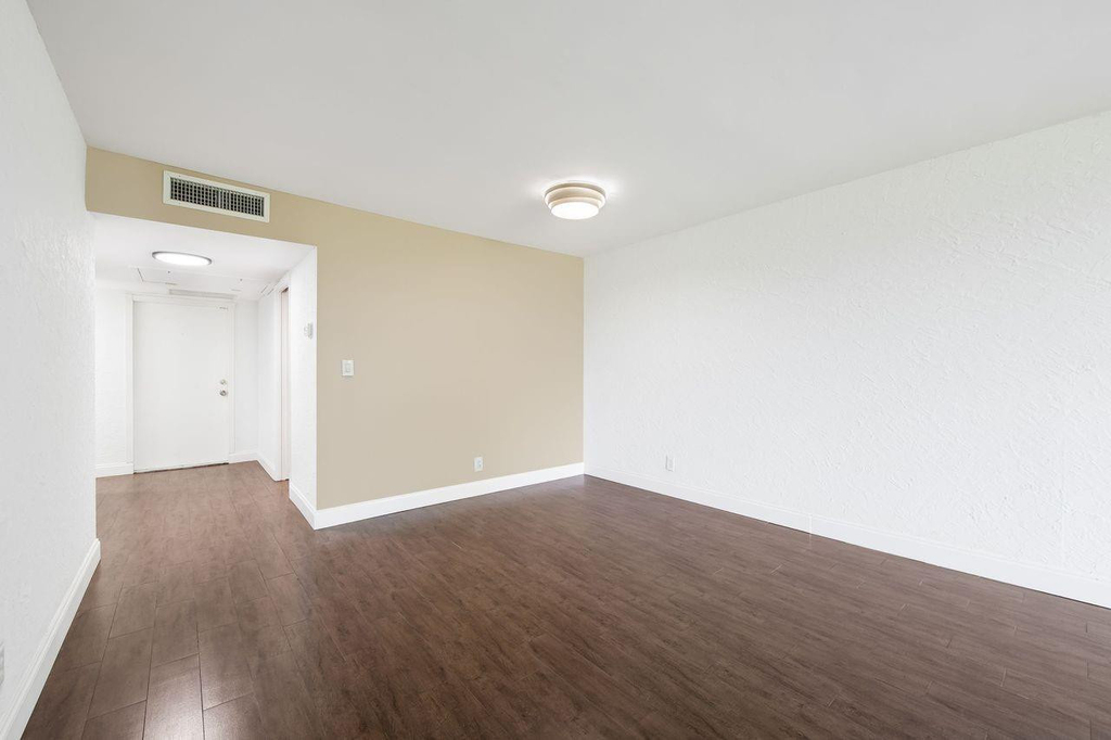 2851 S Palm Aire Drive - Photo 20