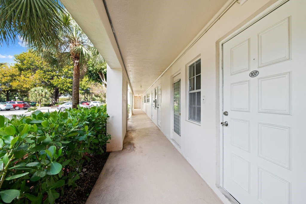 2851 S Palm Aire Drive - Photo 2
