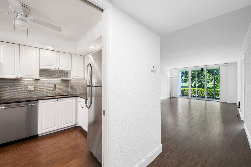 2851 S Palm Aire Drive - Photo 4