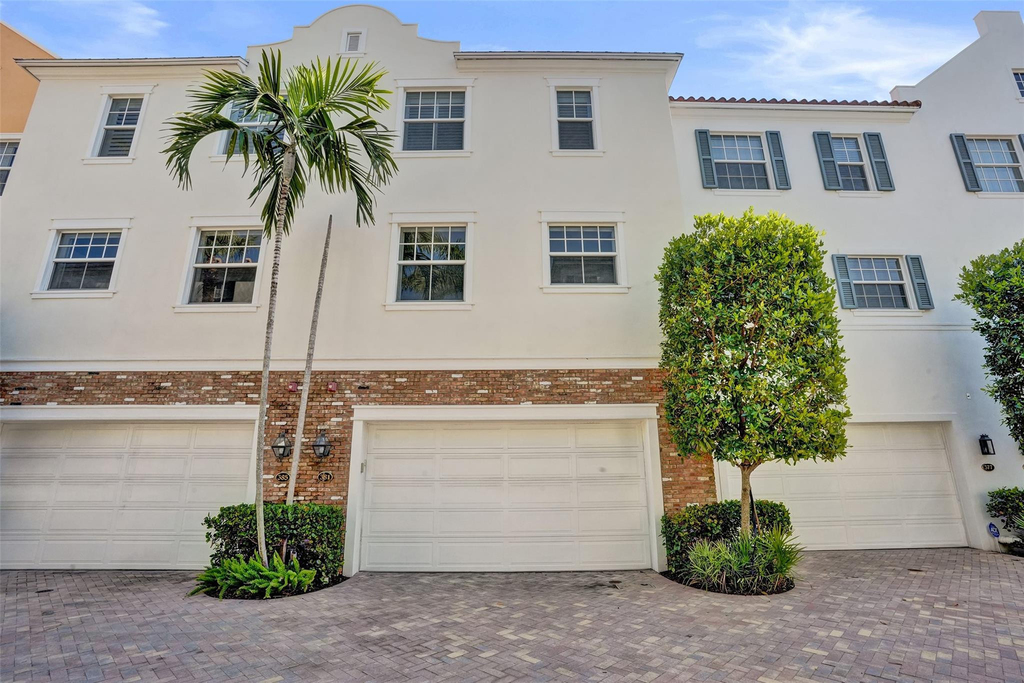 381 E Cannery Row Circle - Photo 1