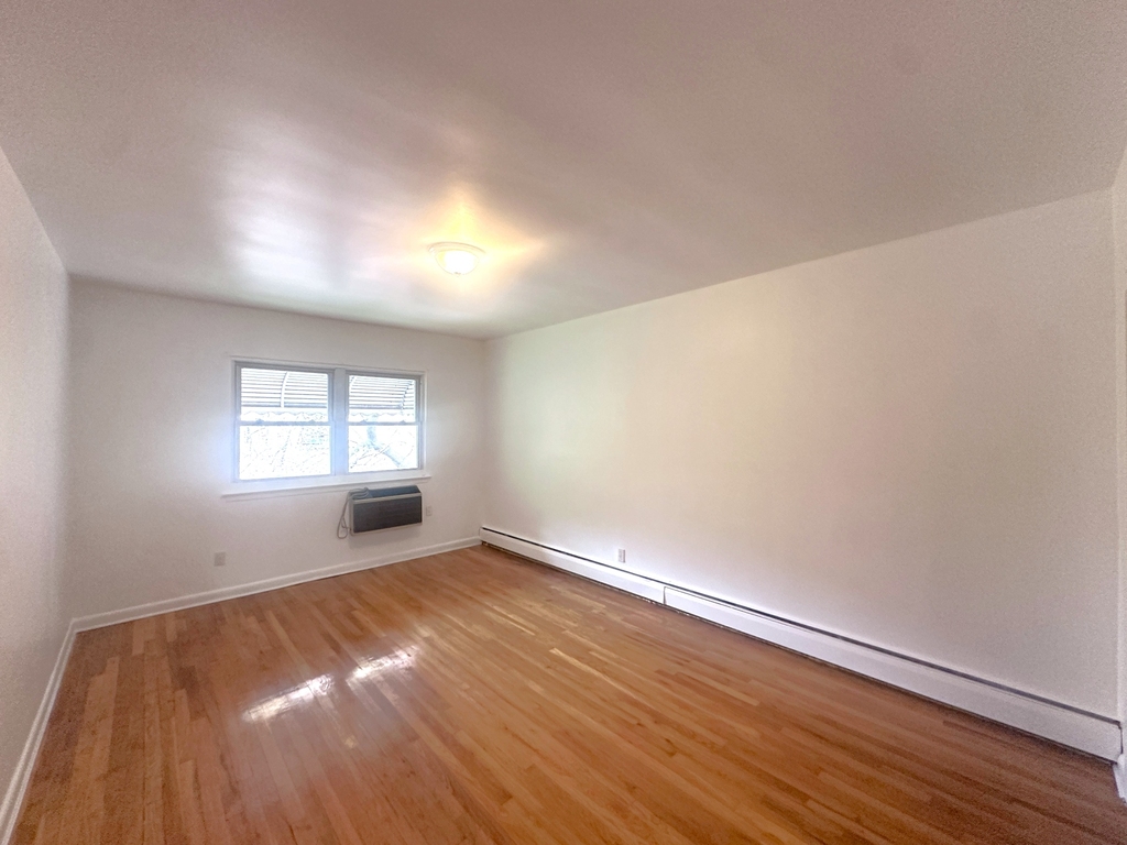 117-8 Curzon Road - Photo 3