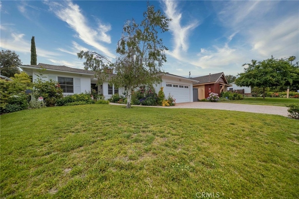 16544 Greenleaf Street - Photo 0