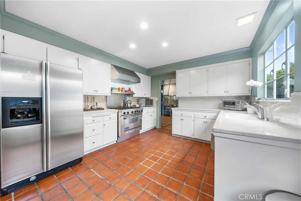 16544 Greenleaf Street - Photo 7