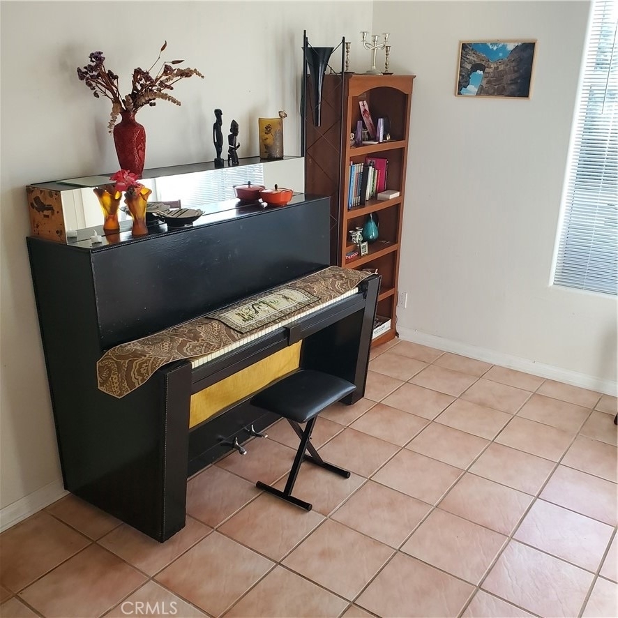 12944 Woodbridge Street - Photo 10