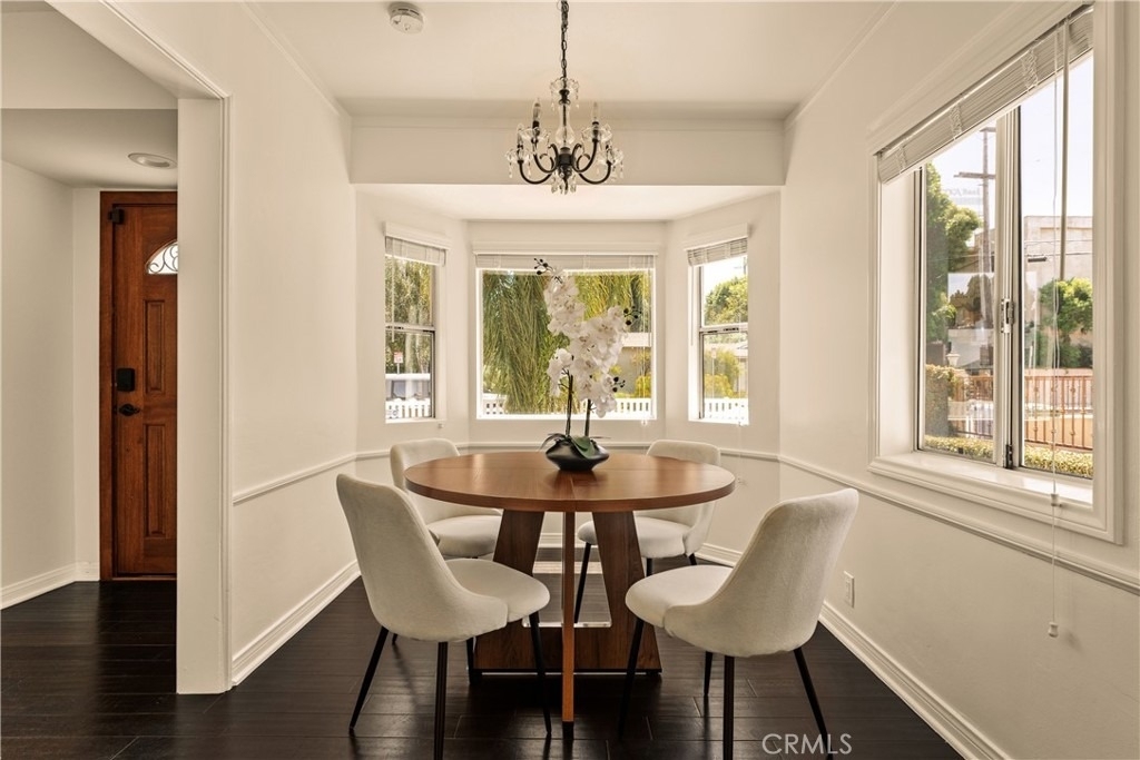 15233 Camarillo Street - Photo 0