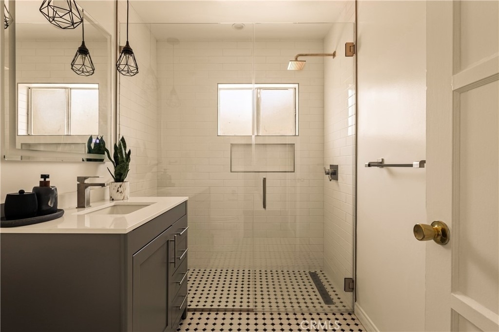 15233 Camarillo Street - Photo 5
