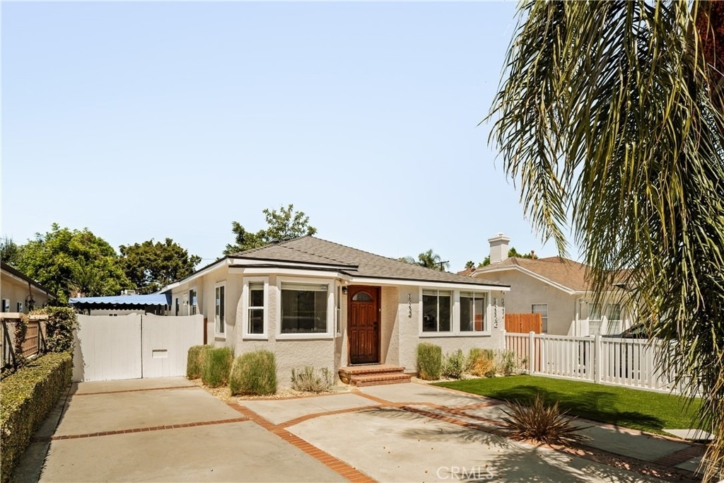 15233 Camarillo Street - Photo 1