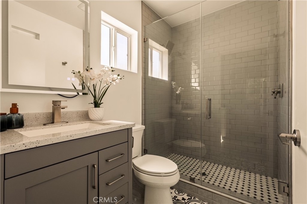 15233 Camarillo Street - Photo 9