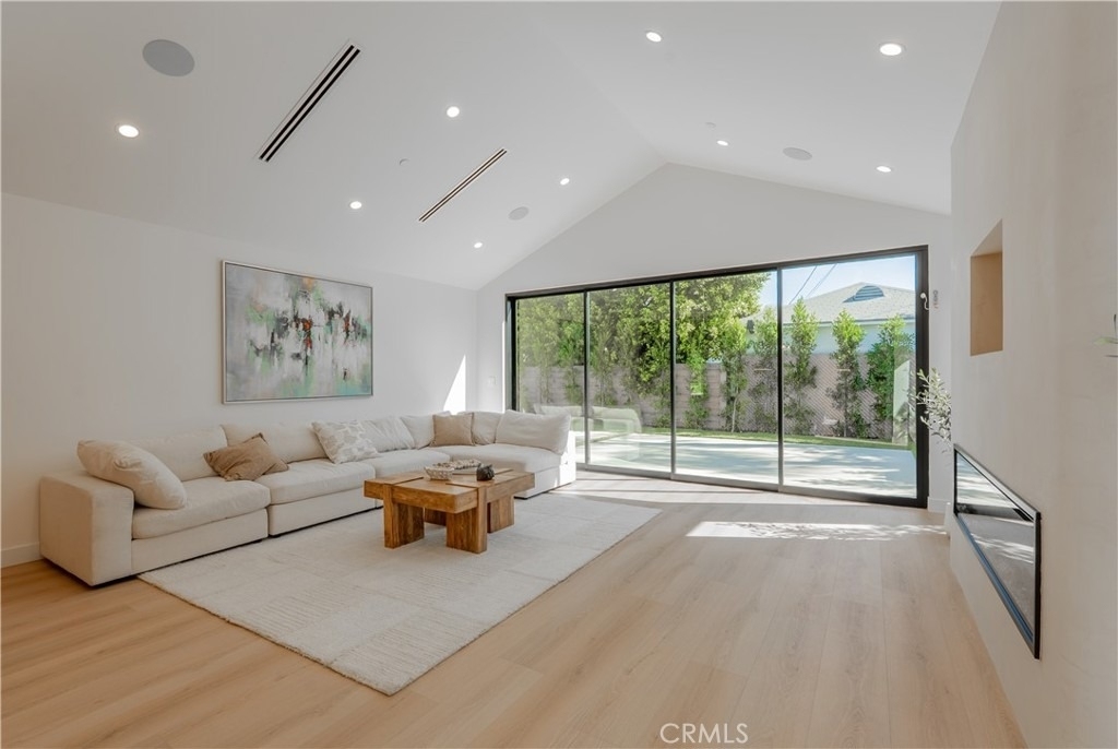 6144 Zelzah Avenue - Photo 17