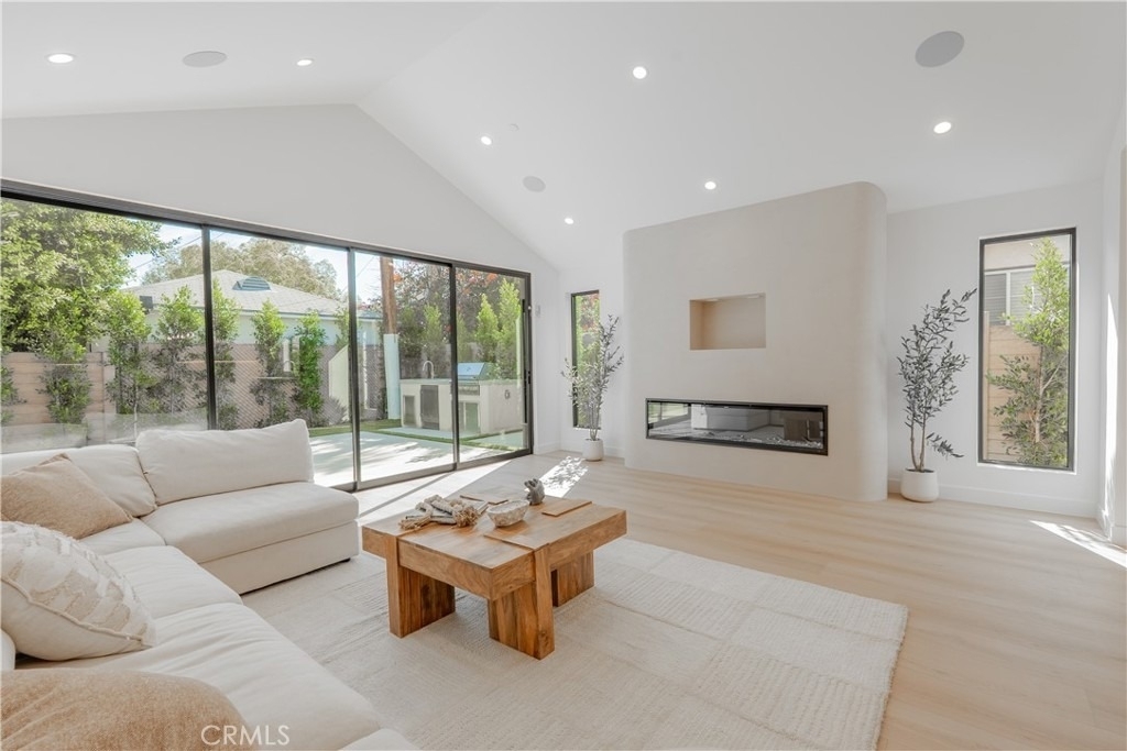 6144 Zelzah Avenue - Photo 18