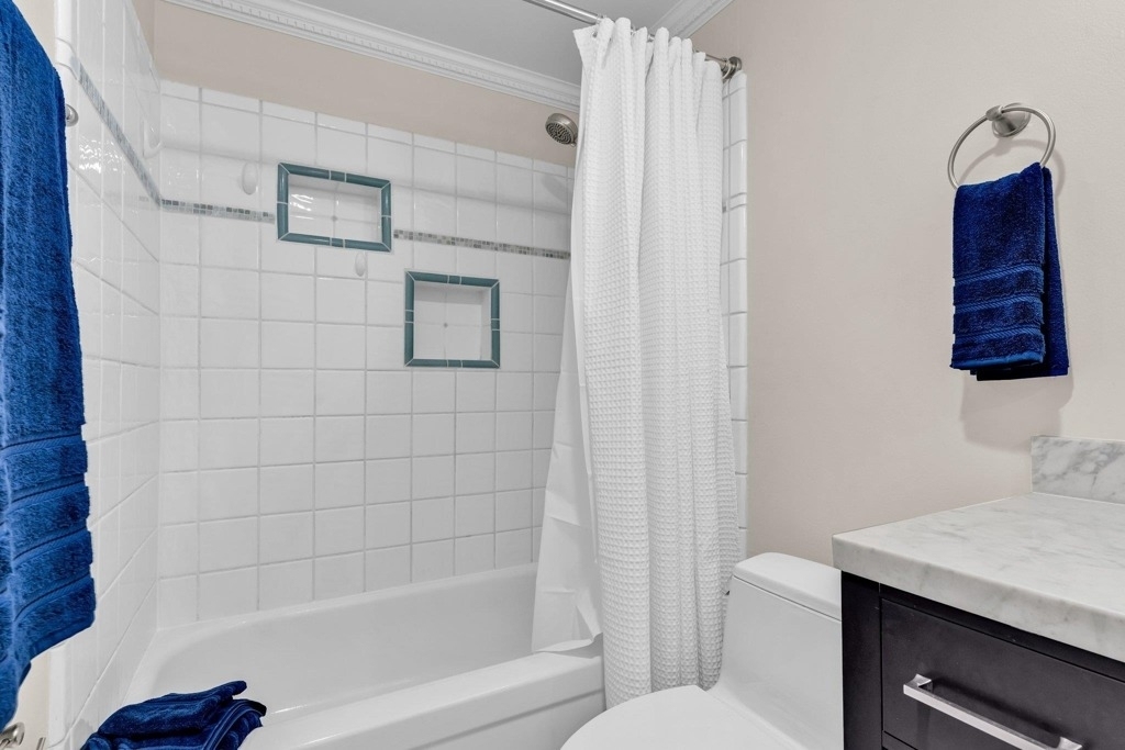 470 N Civic Dr - Photo 35