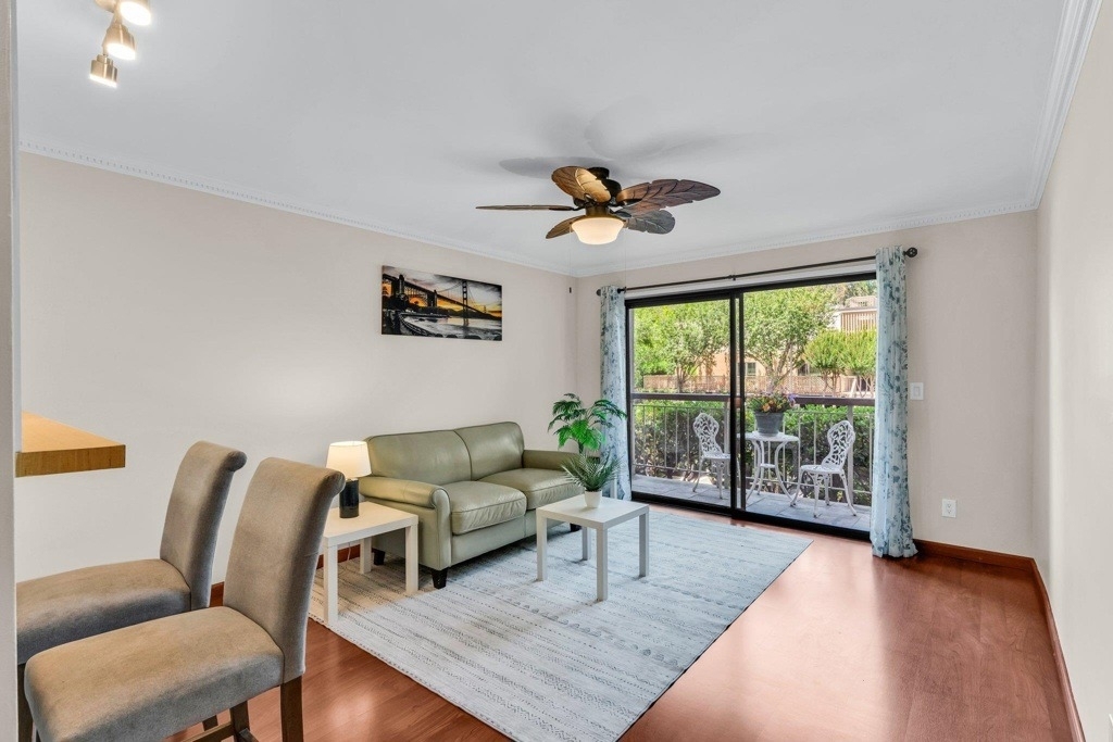 470 N Civic Dr - Photo 18