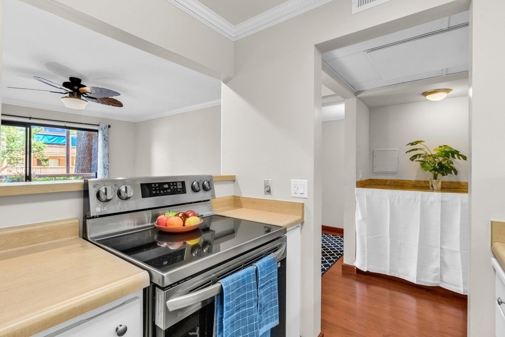 470 N Civic Dr - Photo 14