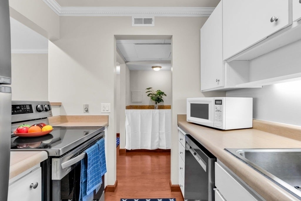 470 N Civic Dr - Photo 15