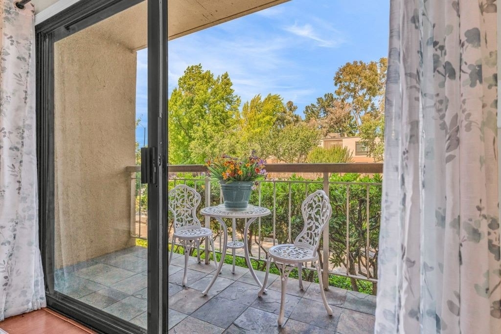 470 N Civic Dr - Photo 26