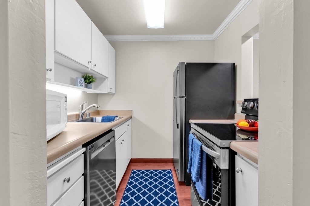470 N Civic Dr - Photo 10