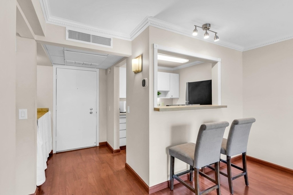 470 N Civic Dr - Photo 19