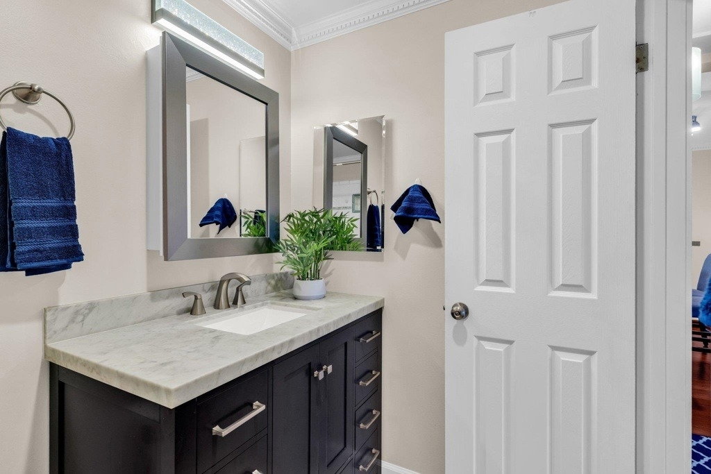 470 N Civic Dr - Photo 36