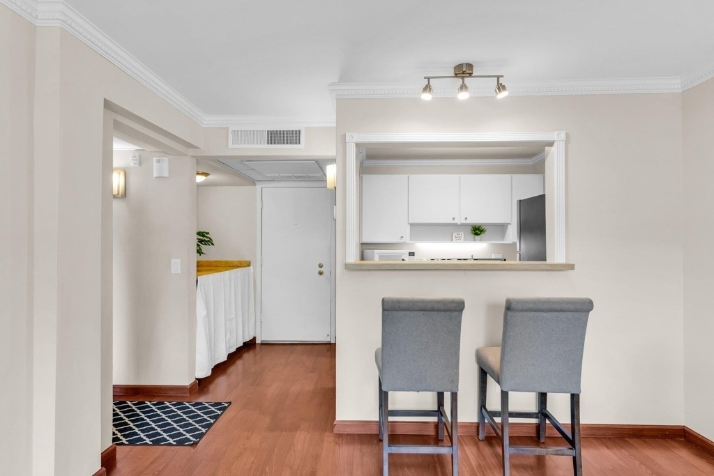 470 N Civic Dr - Photo 20