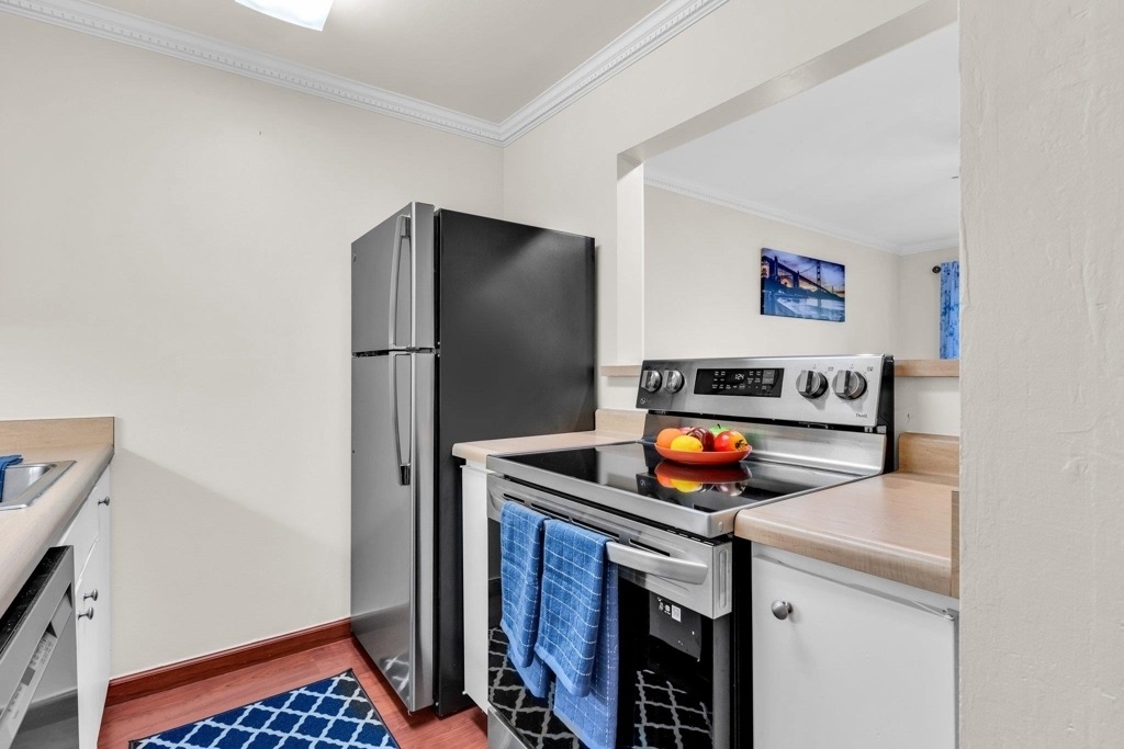470 N Civic Dr - Photo 11