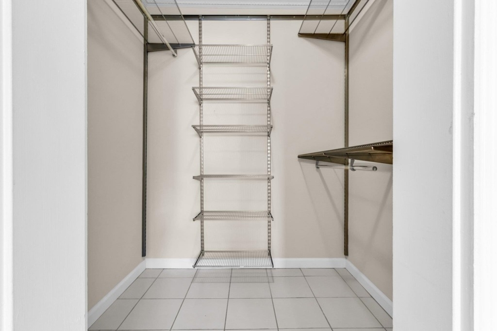470 N Civic Dr - Photo 33