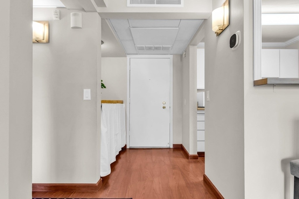470 N Civic Dr - Photo 9