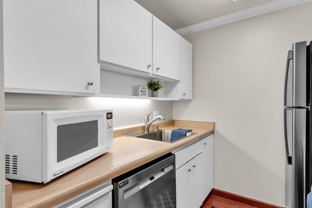 470 N Civic Dr - Photo 12