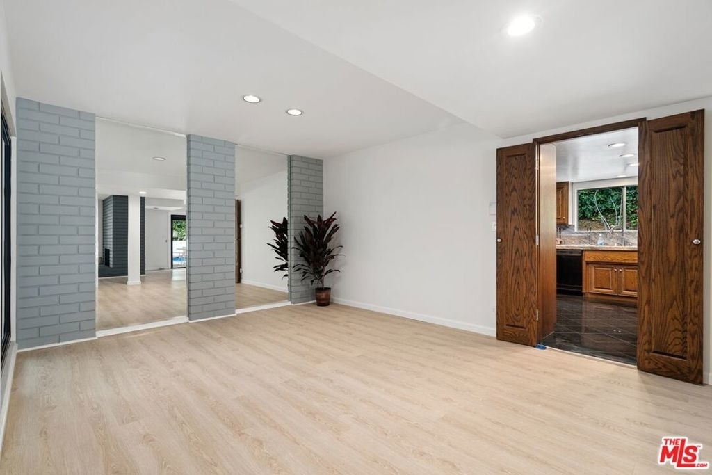 3135 Chandelle Road - Photo 7