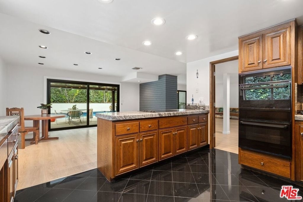 3135 Chandelle Road - Photo 12