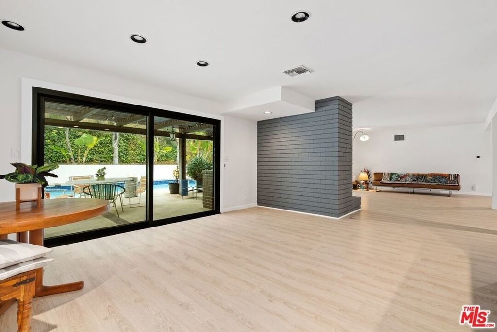 3135 Chandelle Road - Photo 9