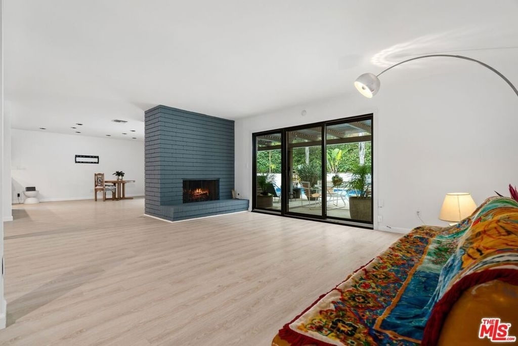 3135 Chandelle Road - Photo 5