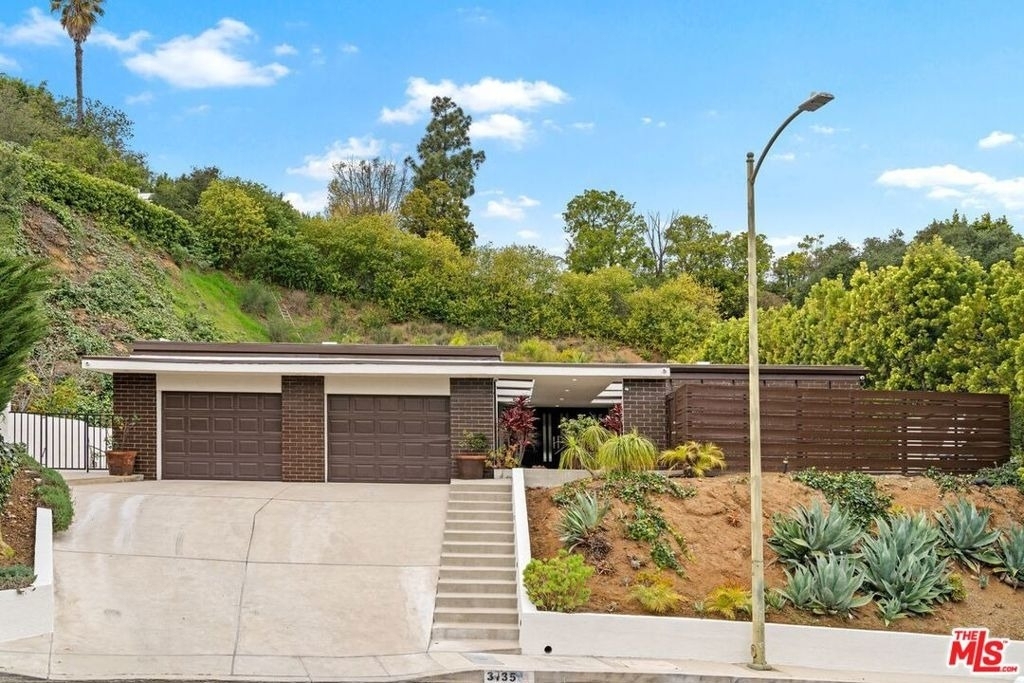 3135 Chandelle Road - Photo 1