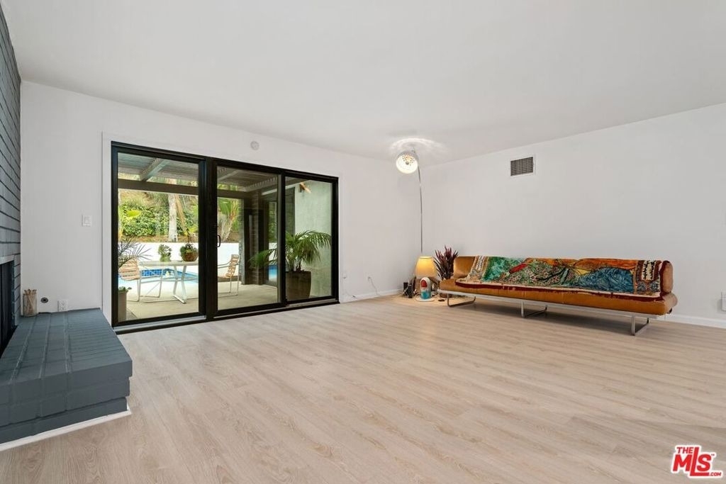 3135 Chandelle Road - Photo 4