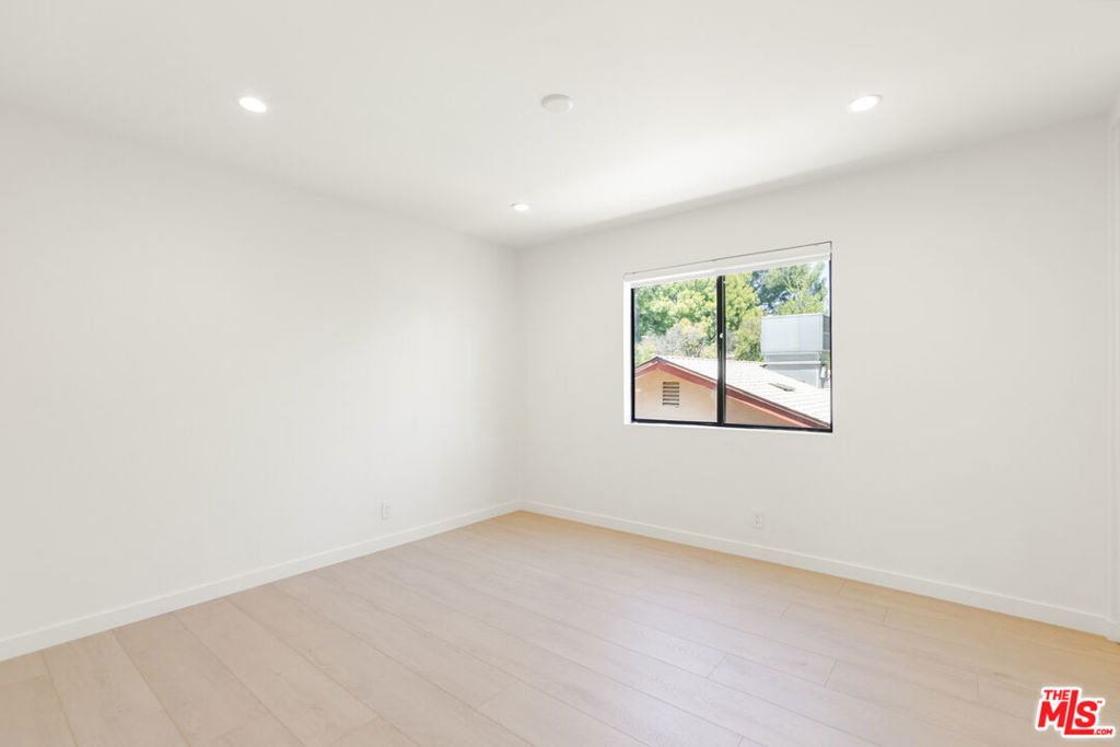 4933 Collett Avenue - Photo 29