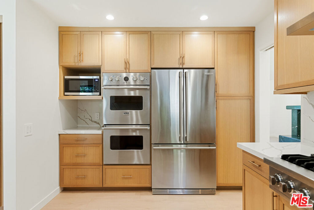 4933 Collett Avenue - Photo 3