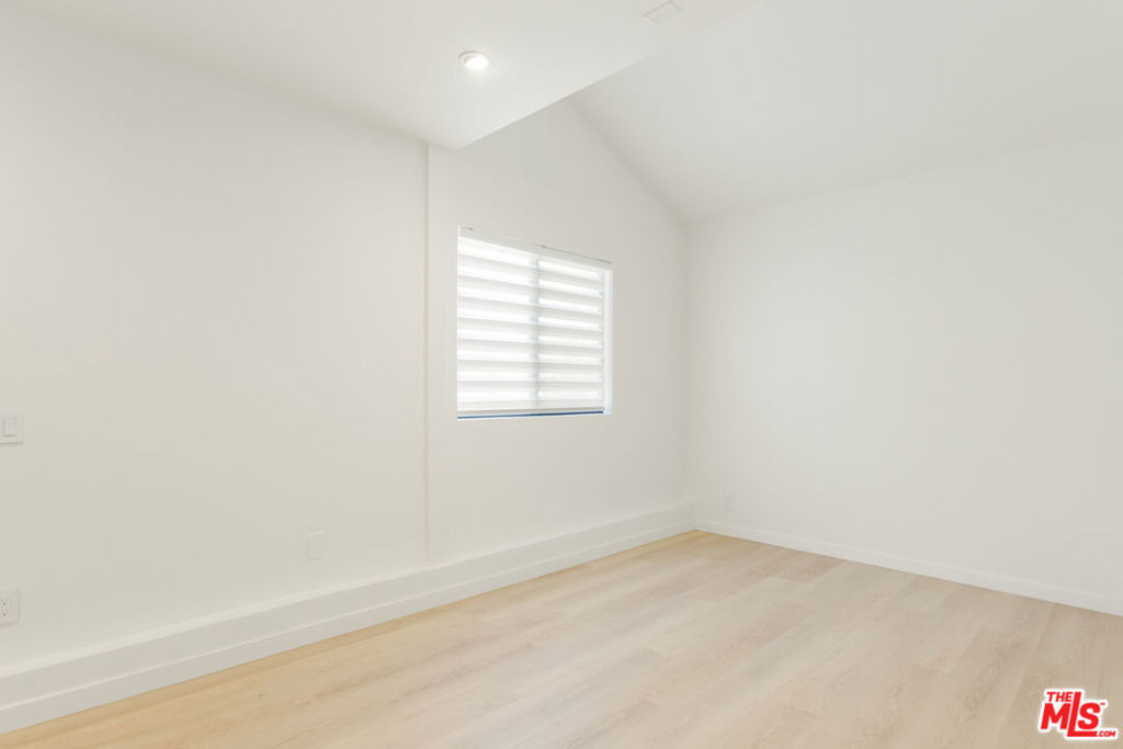 4933 Collett Avenue - Photo 35