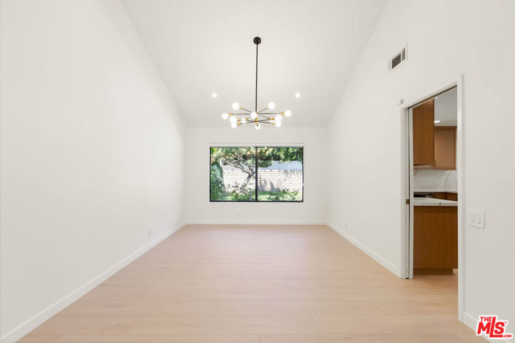 4933 Collett Avenue - Photo 18
