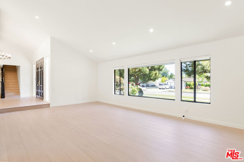 4933 Collett Avenue - Photo 32